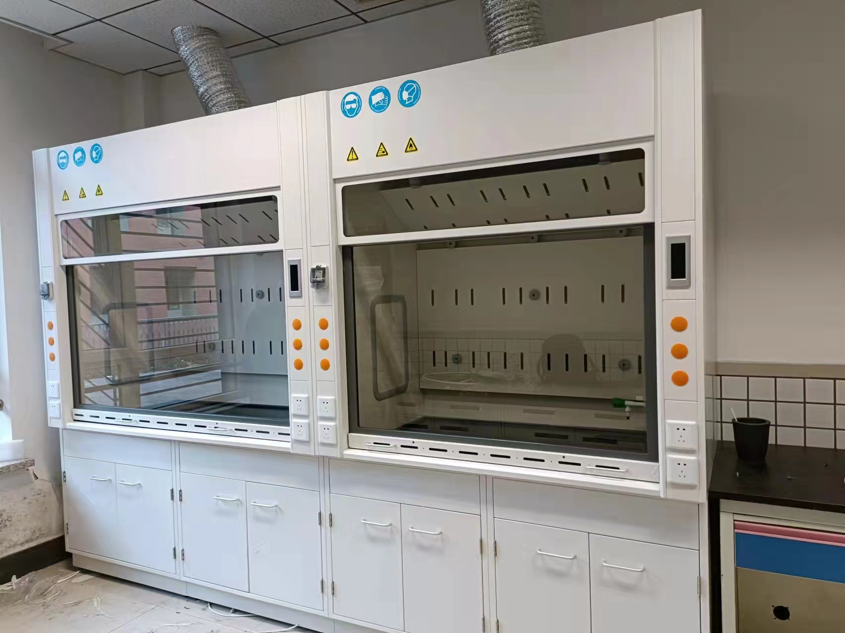 T2連體通風(fēng)柜